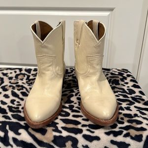 FRYE Off White Western Boots Womens Size 7.5 Beige Billy Short